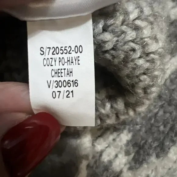 Old Navy Cheetah Print Pullover Sweater Size M Beige Gray Relaxed Cozy Boho - Picture 9 of 9